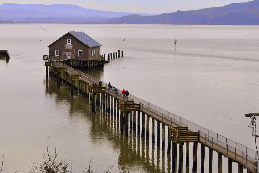Tiki Escape W/ Amazing Mountain And Marsh Backdrop Villa Rockaway Beach Exterior foto