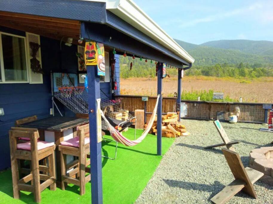 Tiki Escape W/ Amazing Mountain And Marsh Backdrop Villa Rockaway Beach Exterior foto